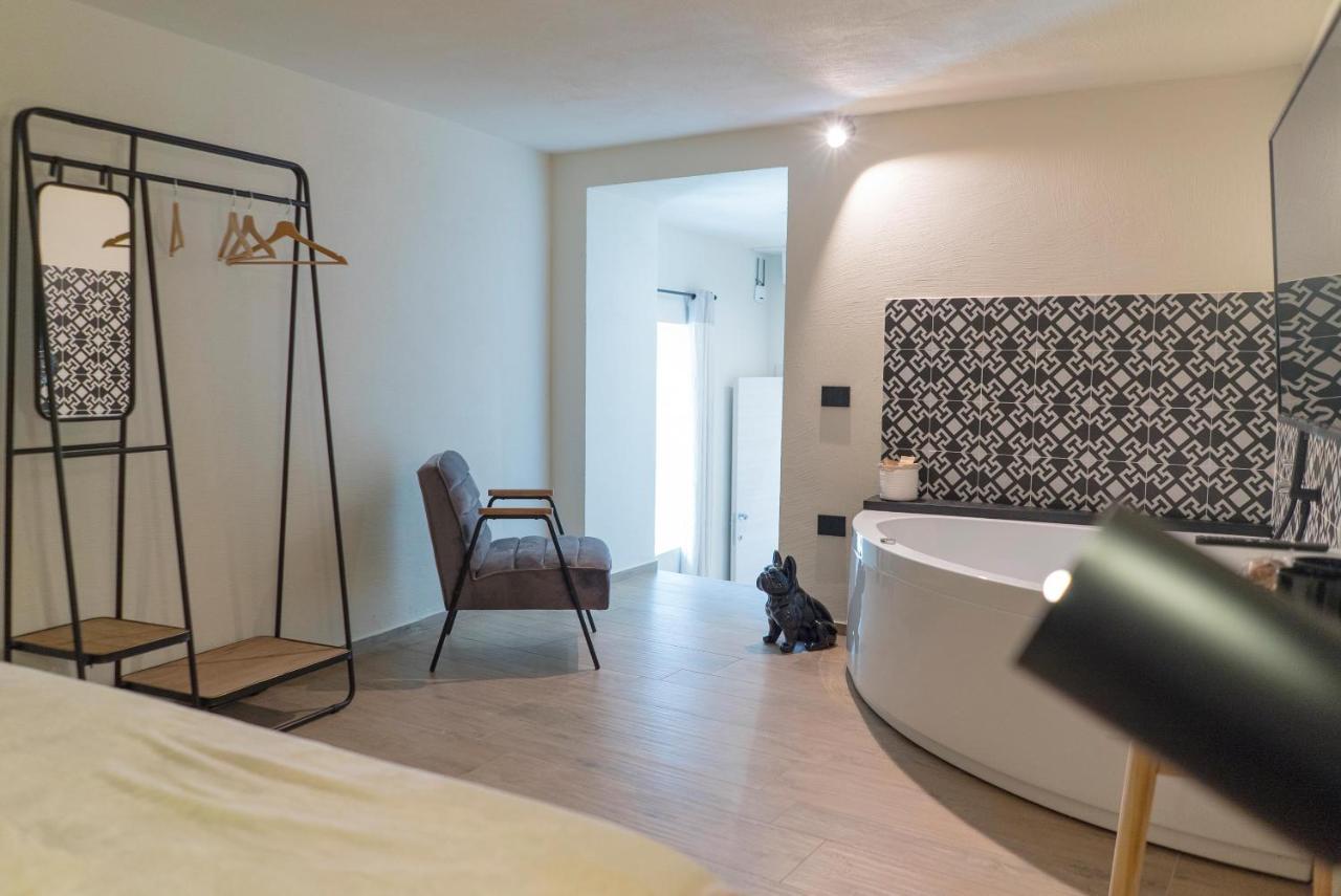 Standard Double Room,1292235145:JPEG